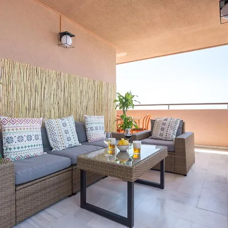 Apartment Mg - Ocean Views In With Parking Included